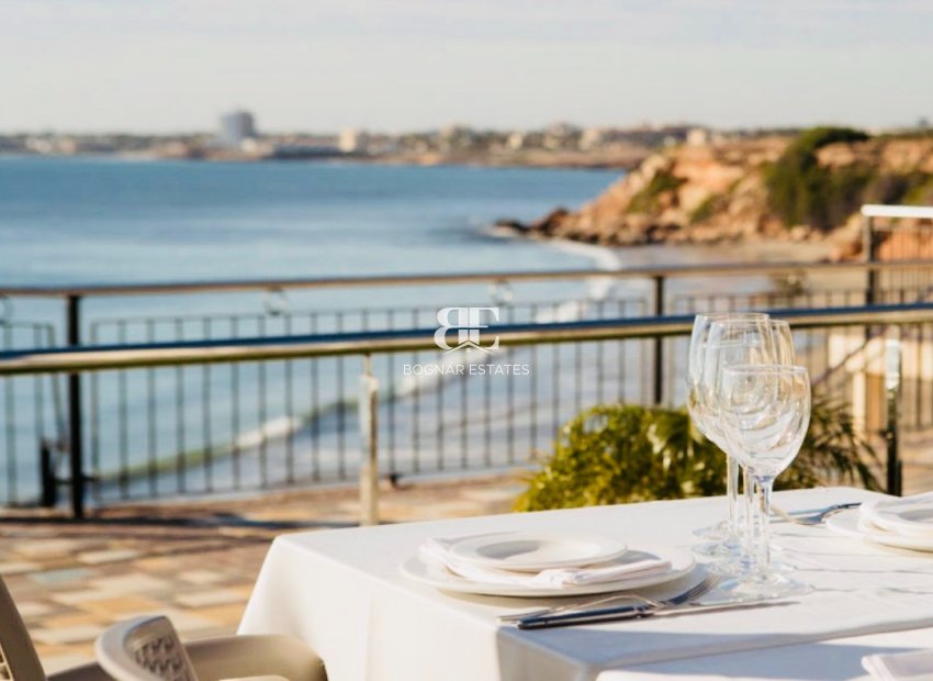 Herverkoop - Villa -
Orihuela Costa - Punta Prima