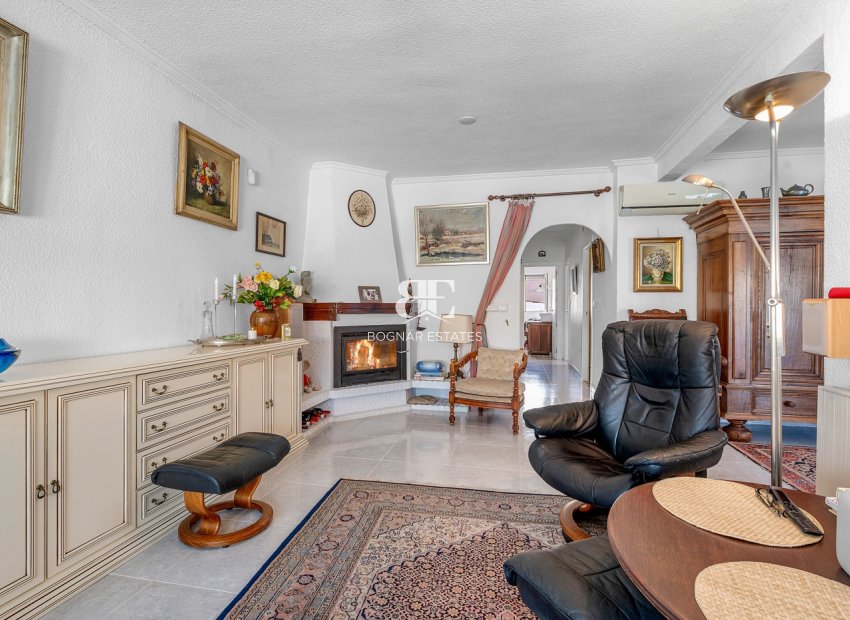 Herverkoop - Villa -
Orihuela Costa - Punta Prima