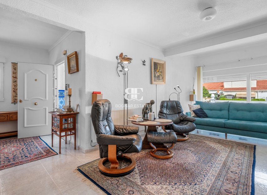 Herverkoop - Villa -
Orihuela Costa - Punta Prima