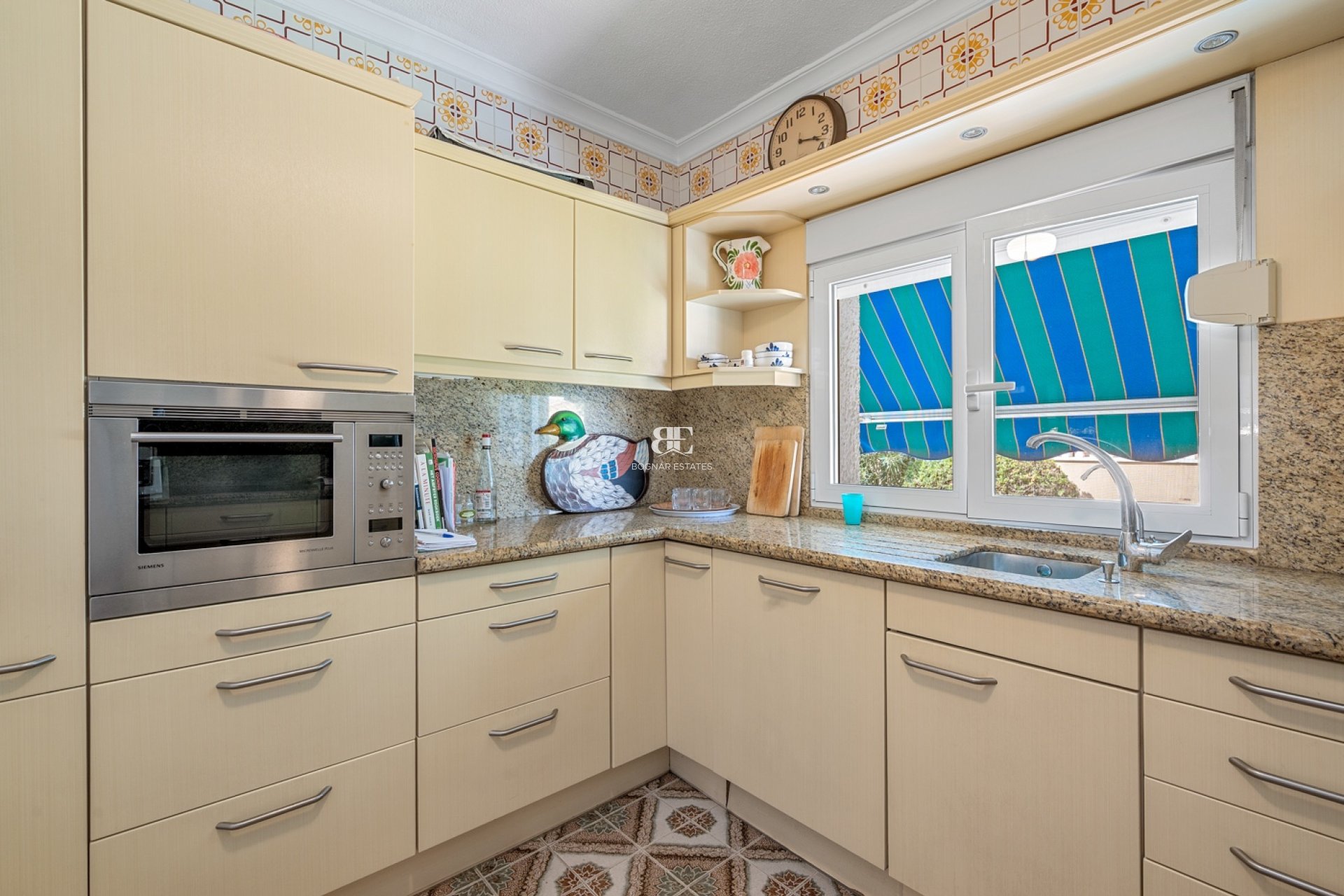 Herverkoop - Villa -
Orihuela Costa - Punta Prima