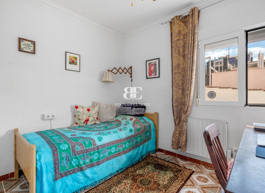 Herverkoop - Villa -
Orihuela Costa - Punta Prima