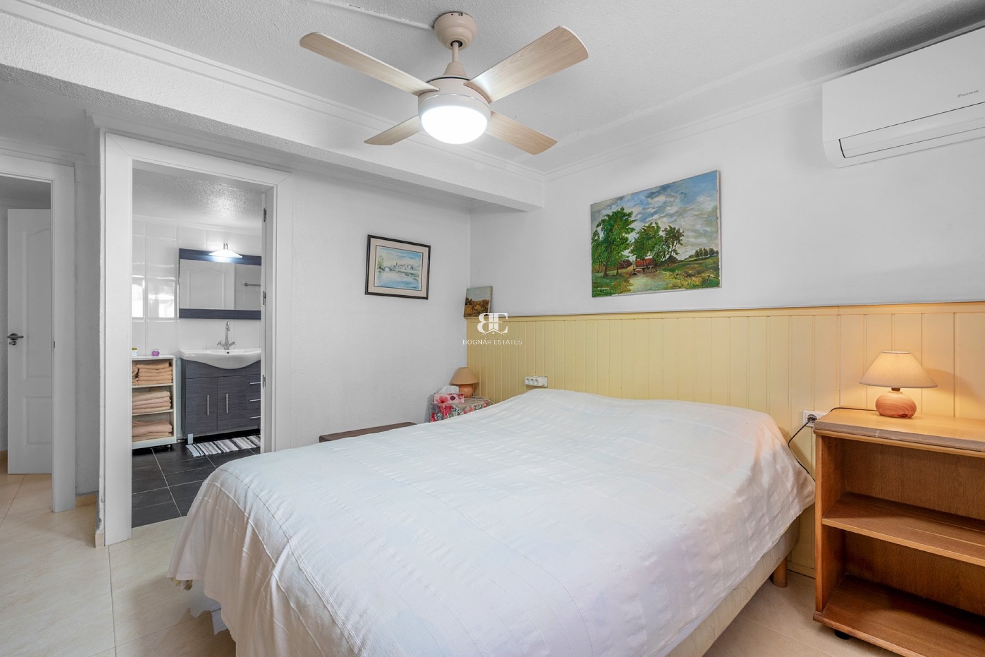 Herverkoop - Villa -
Orihuela Costa - Punta Prima