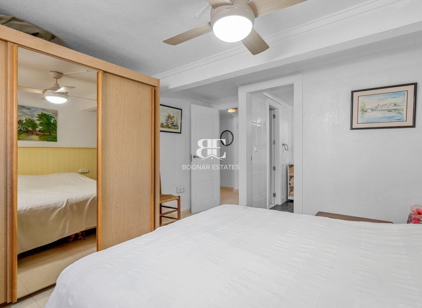 Herverkoop - Villa -
Orihuela Costa - Punta Prima