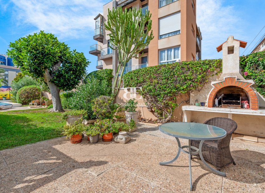 Herverkoop - Villa -
Orihuela Costa - Punta Prima