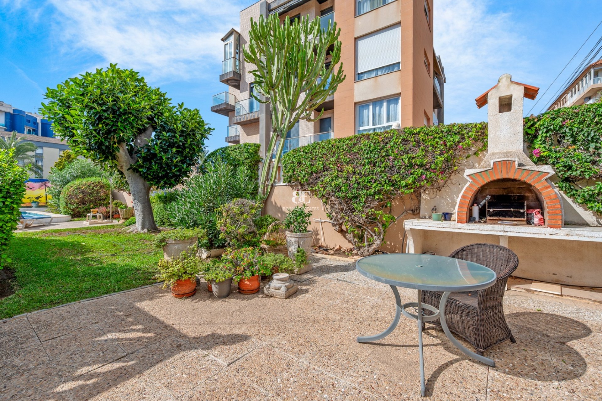 Herverkoop - Villa -
Orihuela Costa - Punta Prima