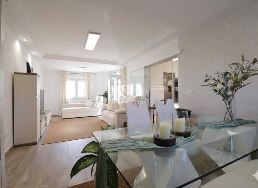 Herverkoop - Villa -
Orihuela Costa - Villamartín