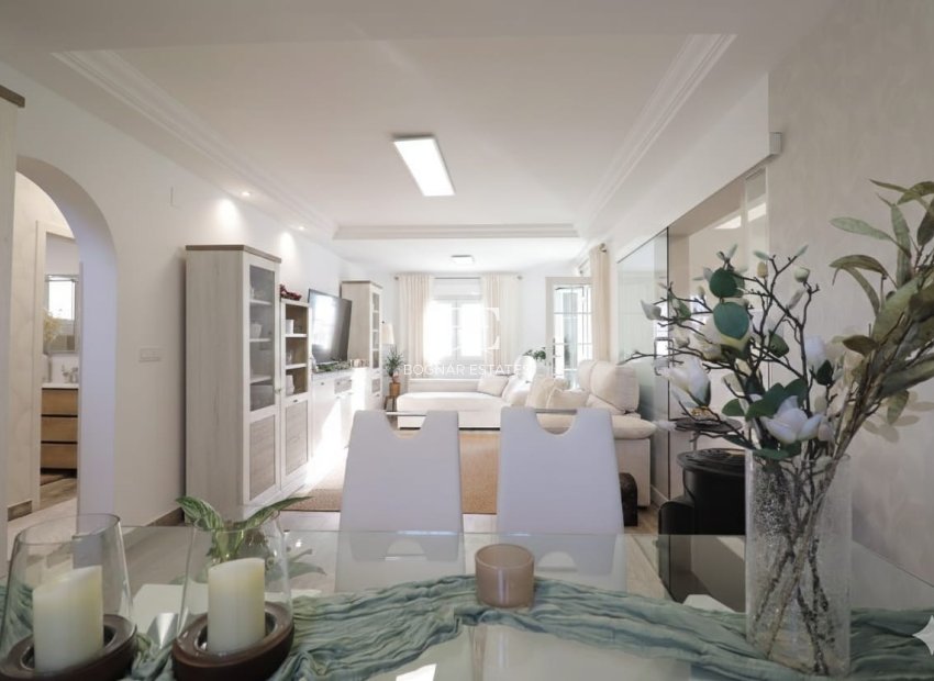 Herverkoop - Villa -
Orihuela Costa - Villamartín