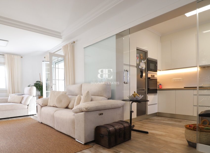 Herverkoop - Villa -
Orihuela Costa - Villamartín