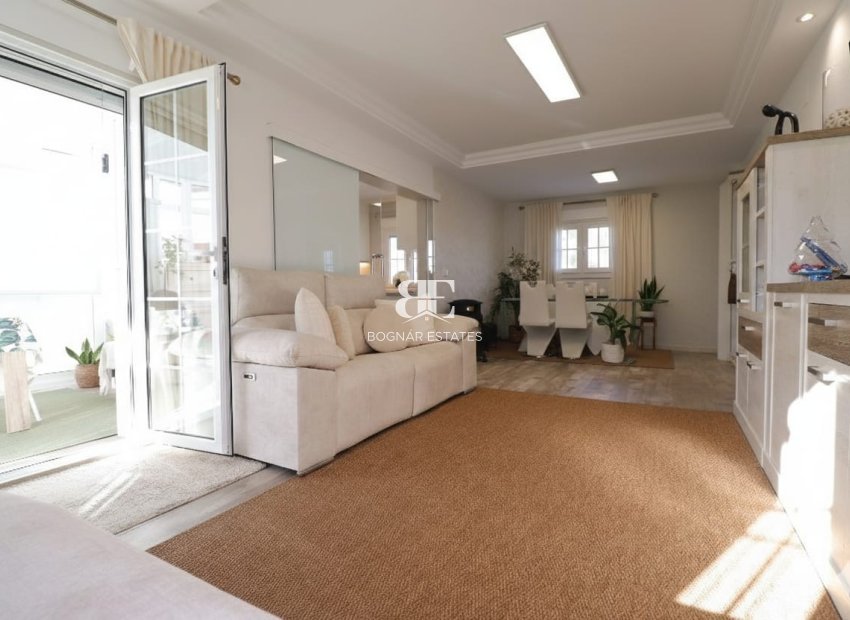 Herverkoop - Villa -
Orihuela Costa - Villamartín