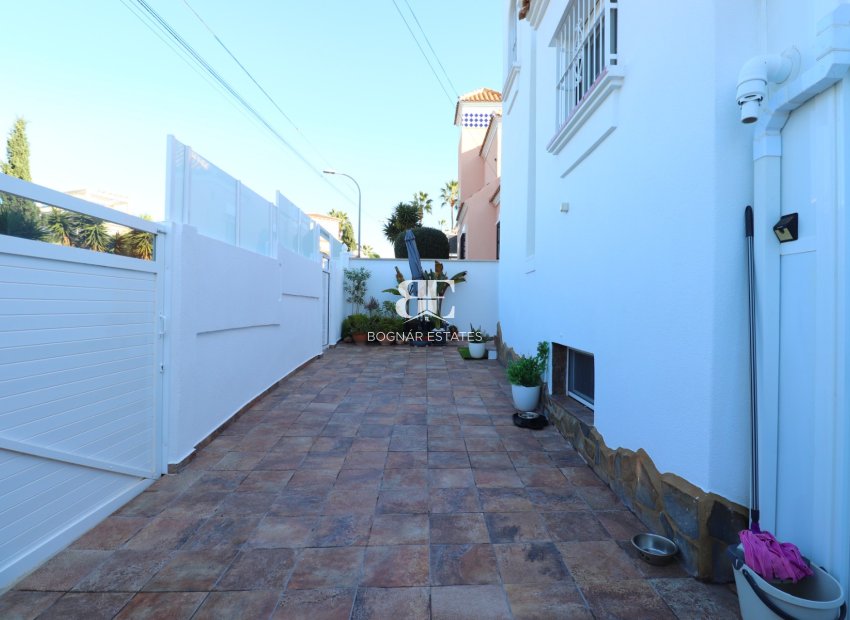 Herverkoop - Villa -
Orihuela Costa - Villamartín