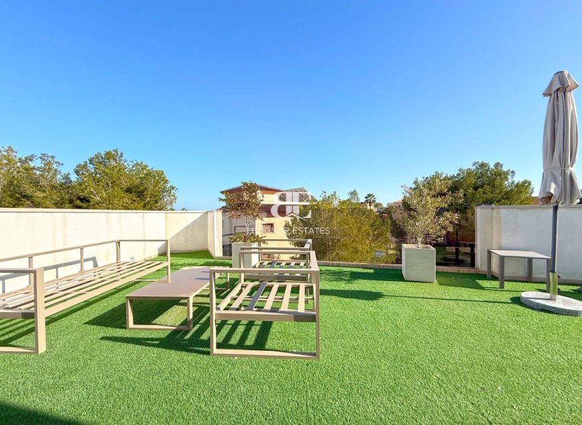 Herverkoop - Villa -
Orihuela Costa - Villamartín