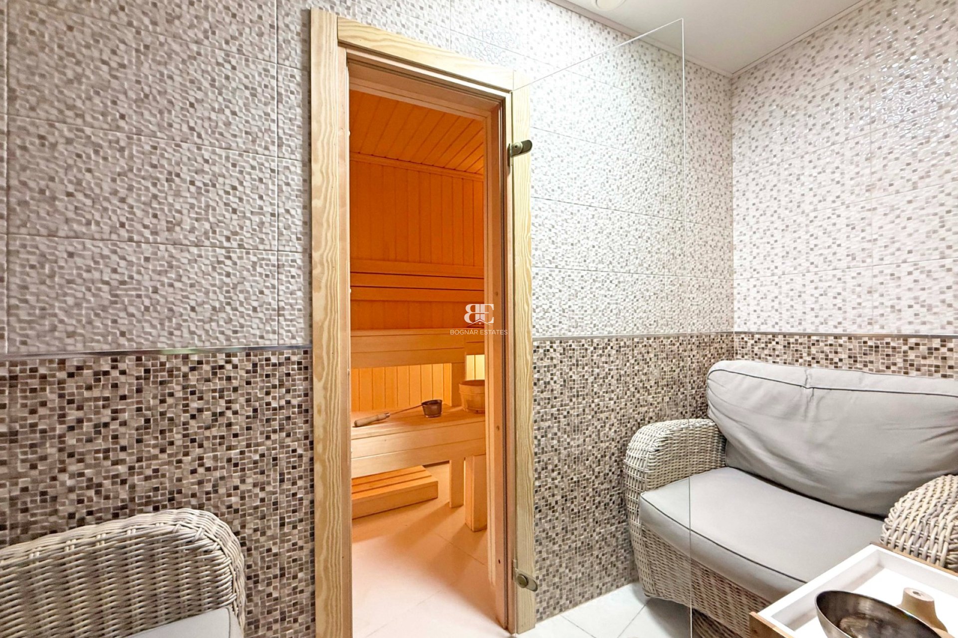 Herverkoop - Villa -
Orihuela Costa - Villamartín