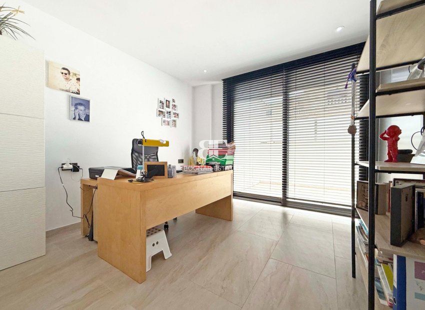 Herverkoop - Villa -
Orihuela Costa - Villamartín