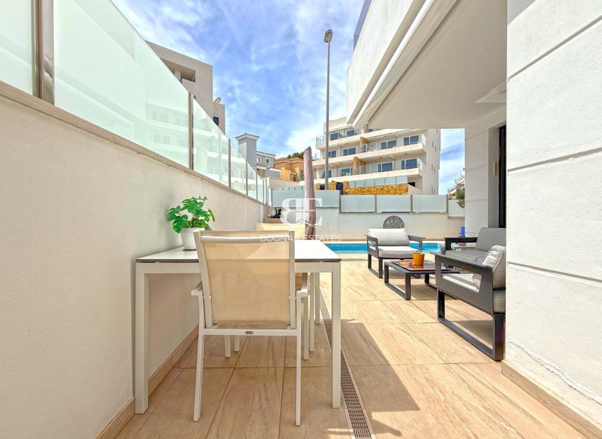 Herverkoop - Villa -
Orihuela Costa - Villamartín