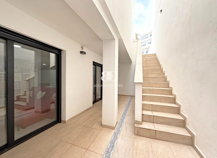 Herverkoop - Villa -
Orihuela Costa - Villamartín