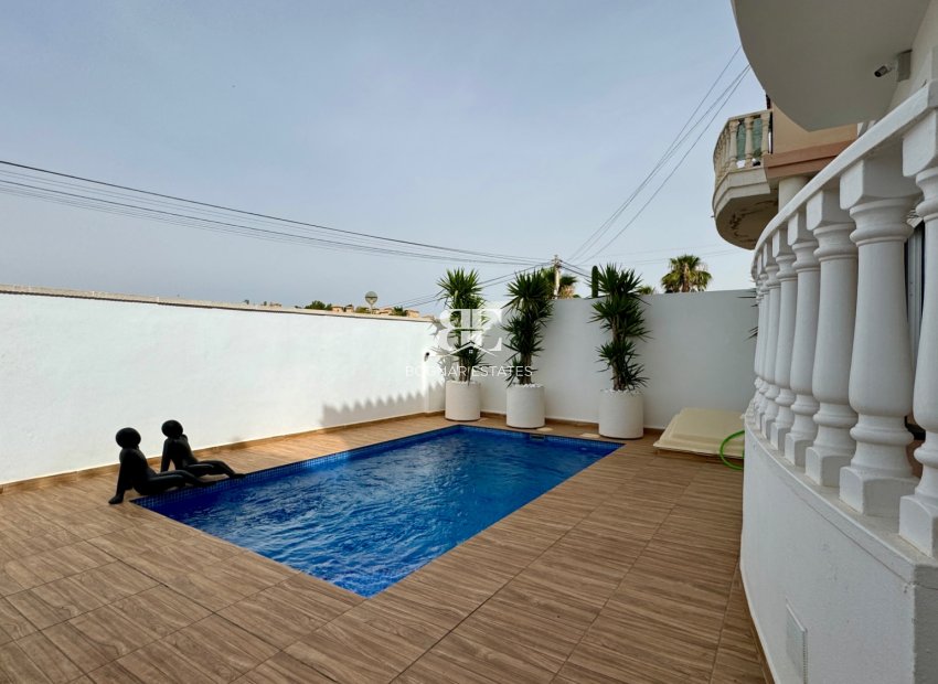 Herverkoop - Villa -
Orihuela Costa - Villamartín