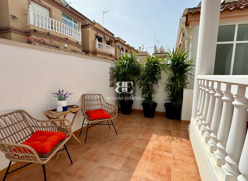Herverkoop - Villa -
Orihuela Costa - Villamartín