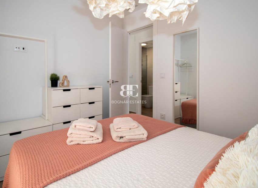 Herverkoop - Villa -
Orihuela Costa - Villamartín