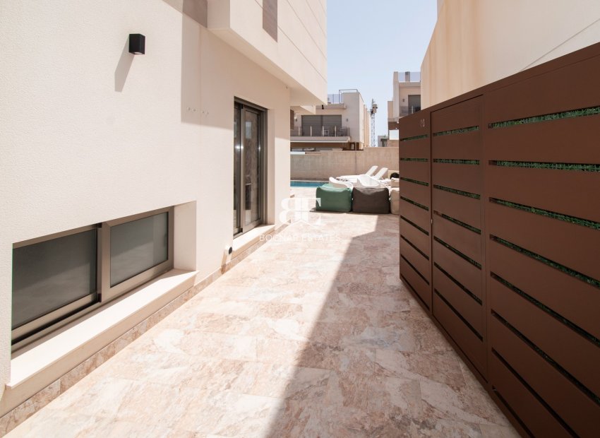 Herverkoop - Villa -
Orihuela Costa - Villamartín
