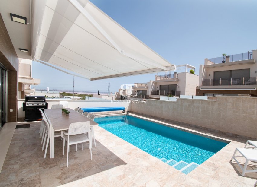 Herverkoop - Villa -
Orihuela Costa - Villamartín