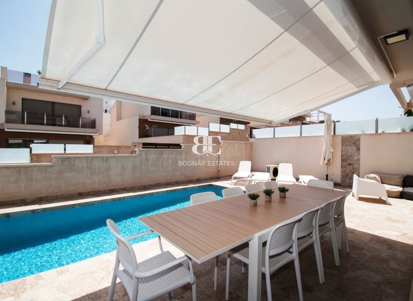 Herverkoop - Villa -
Orihuela Costa - Villamartín