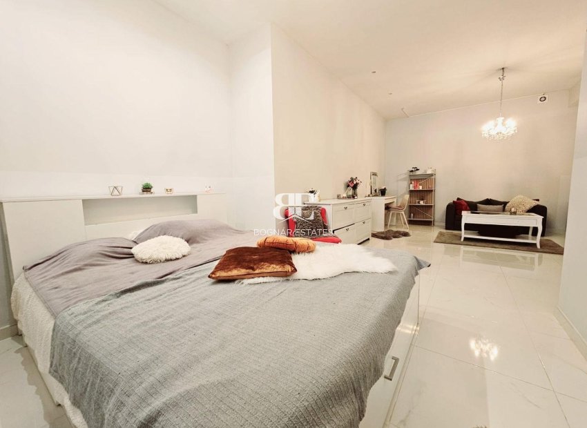 Herverkoop - Villa -
Orihuela Costa - Villamartín