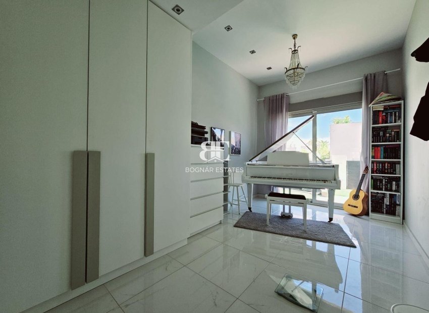 Herverkoop - Villa -
Orihuela Costa - Villamartín