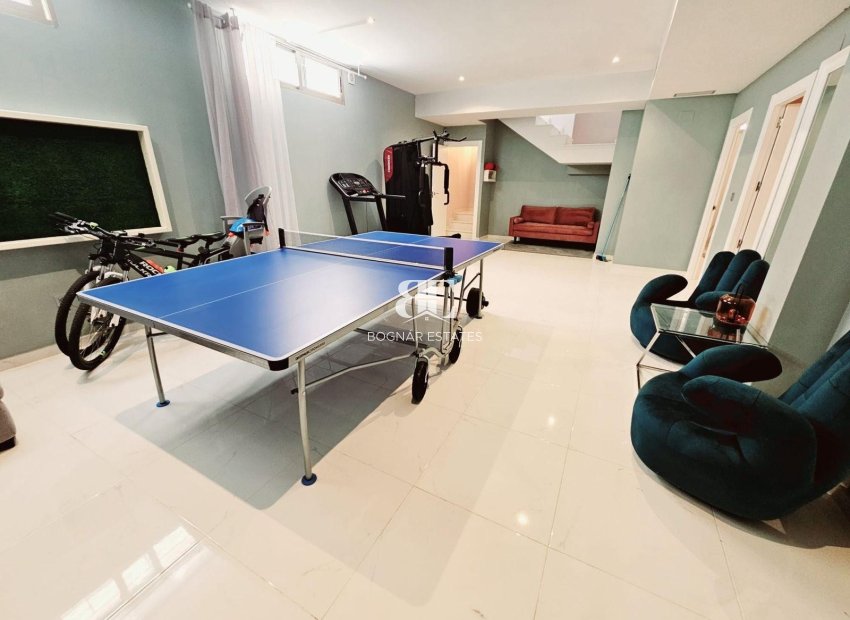 Herverkoop - Villa -
Orihuela Costa - Villamartín