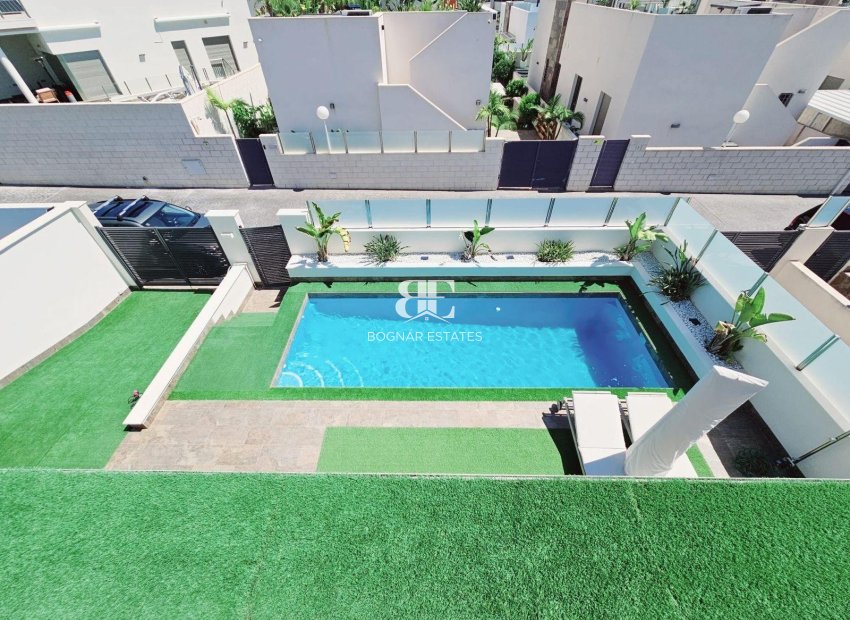 Herverkoop - Villa -
Orihuela Costa - Villamartín