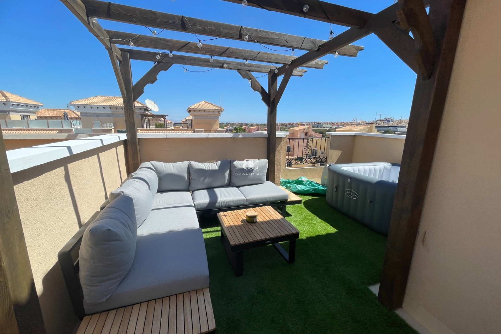Herverkoop - Villa -
Orihuela Costa - Villamartín