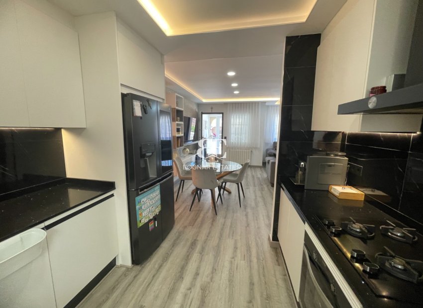 Herverkoop - Villa -
Orihuela Costa - Villamartín
