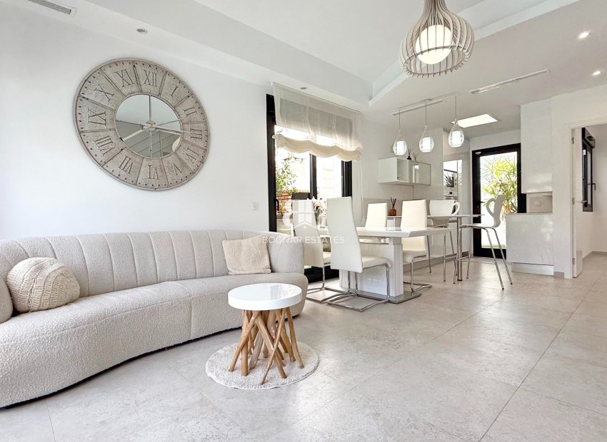 Herverkoop - Villa -
Orihuela Costa - Villamartín