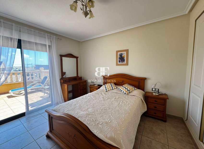 Herverkoop - Villa -
Orihuela Costa - Villamartín