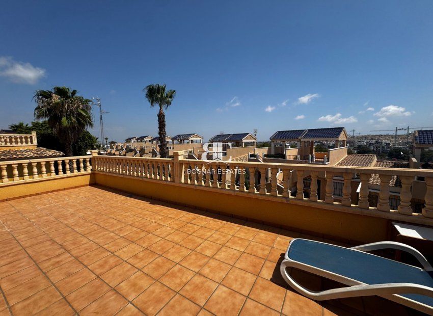 Herverkoop - Villa -
Orihuela Costa - Villamartín