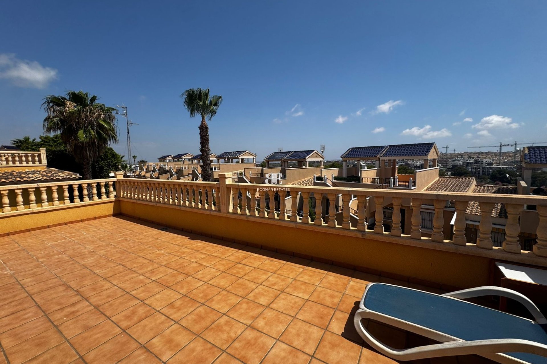 Herverkoop - Villa -
Orihuela Costa - Villamartín