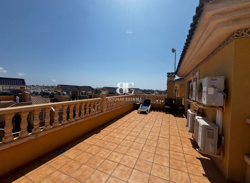 Herverkoop - Villa -
Orihuela Costa - Villamartín