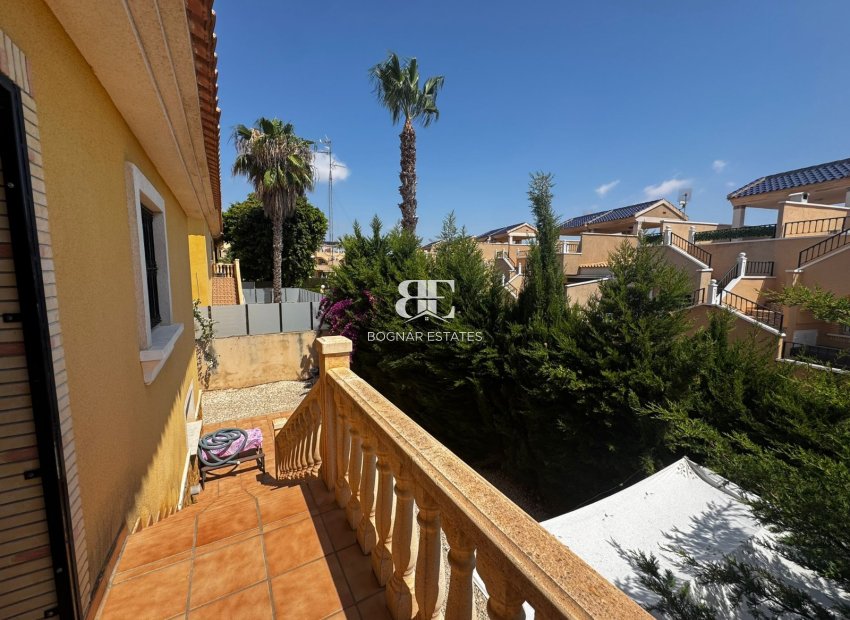 Herverkoop - Villa -
Orihuela Costa - Villamartín