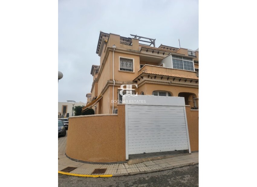 Herverkoop - Villa -
Orihuela Costa - Villamartín