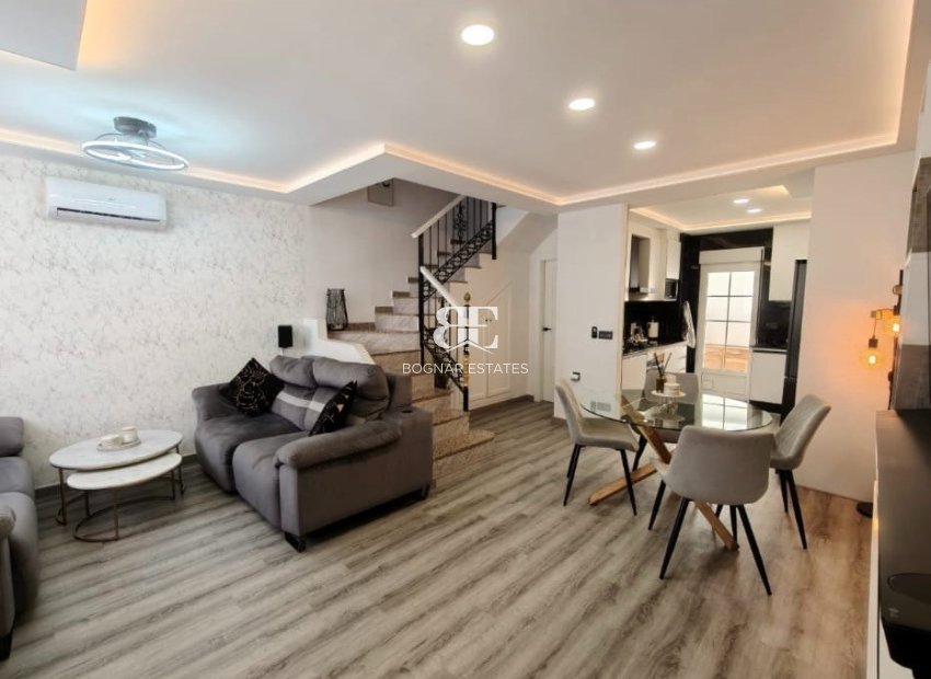Herverkoop - Villa -
Orihuela Costa - Villamartín