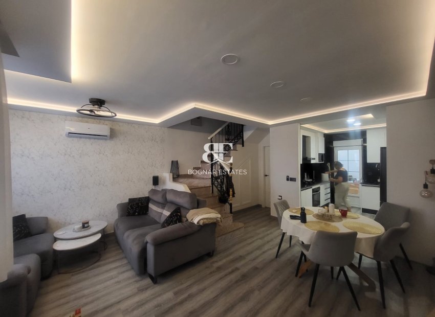 Herverkoop - Villa -
Orihuela Costa - Villamartín