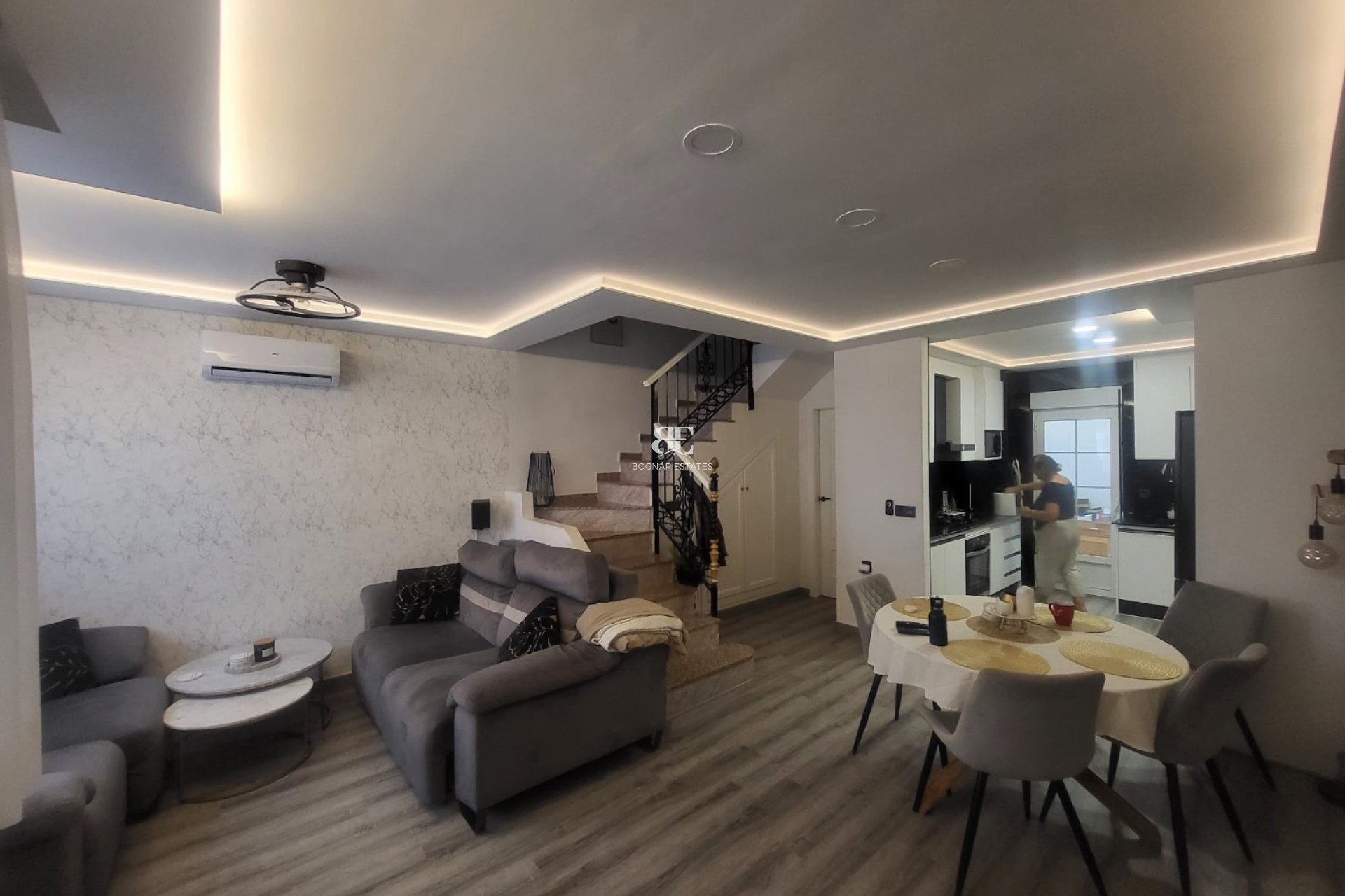 Herverkoop - Villa -
Orihuela Costa - Villamartín