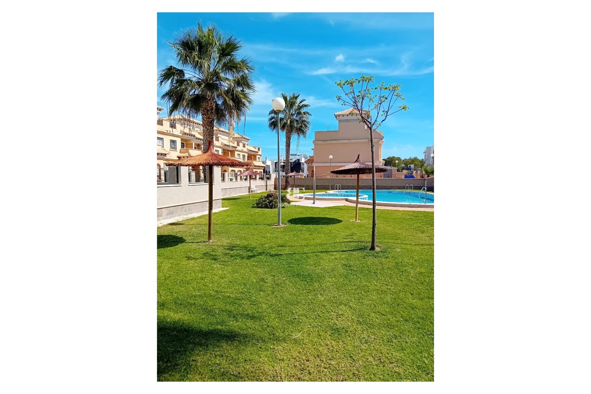Herverkoop - Villa -
Orihuela Costa - Villamartín