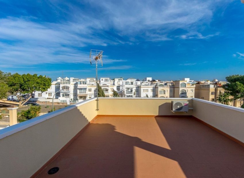 Herverkoop - Villa -
Orihuela Costa - Villamartín