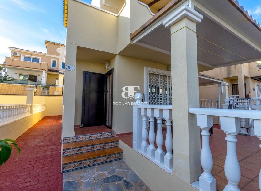 Herverkoop - Villa -
Orihuela Costa - Villamartín