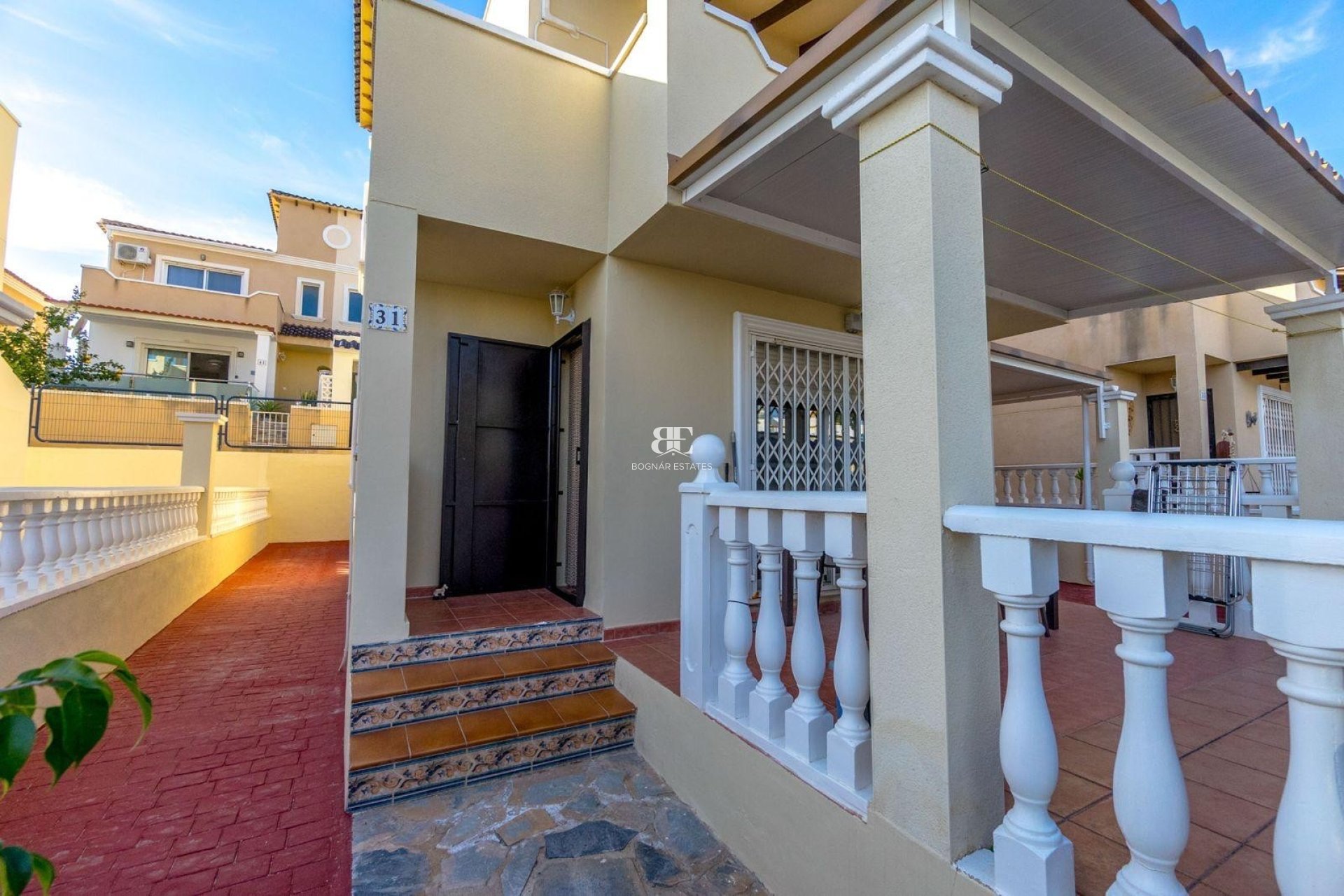 Herverkoop - Villa -
Orihuela Costa - Villamartín