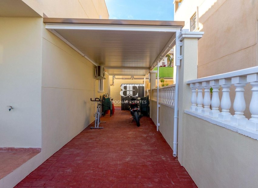 Herverkoop - Villa -
Orihuela Costa - Villamartín