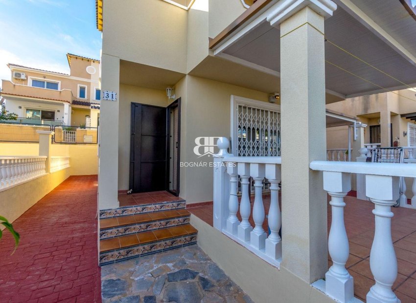 Herverkoop - Villa -
Orihuela Costa - Villamartín