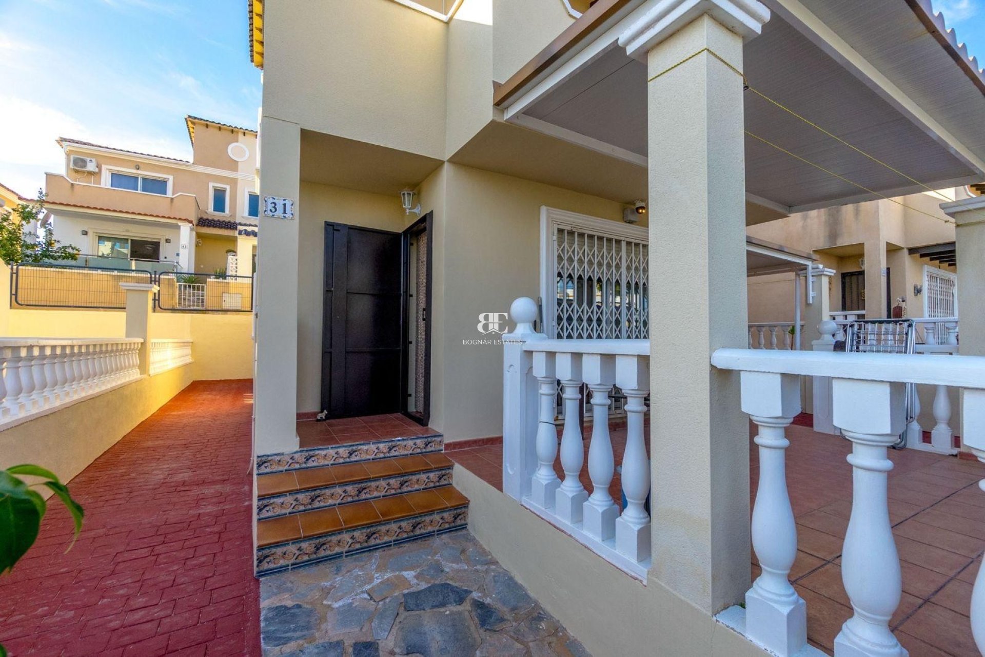 Herverkoop - Villa -
Orihuela Costa - Villamartín