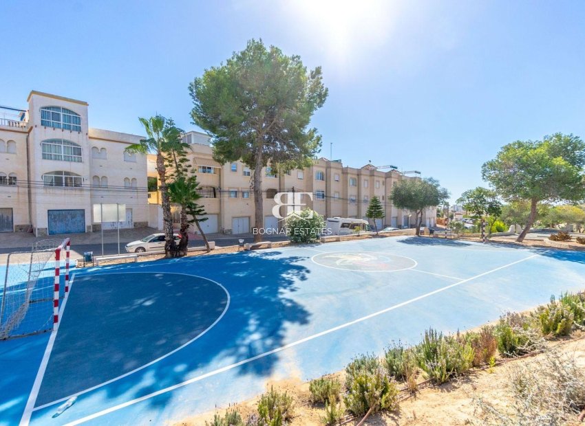 Herverkoop - Villa -
Orihuela Costa - Villamartín