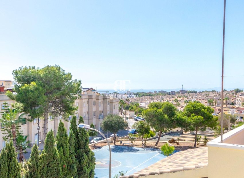 Herverkoop - Villa -
Orihuela Costa - Villamartín